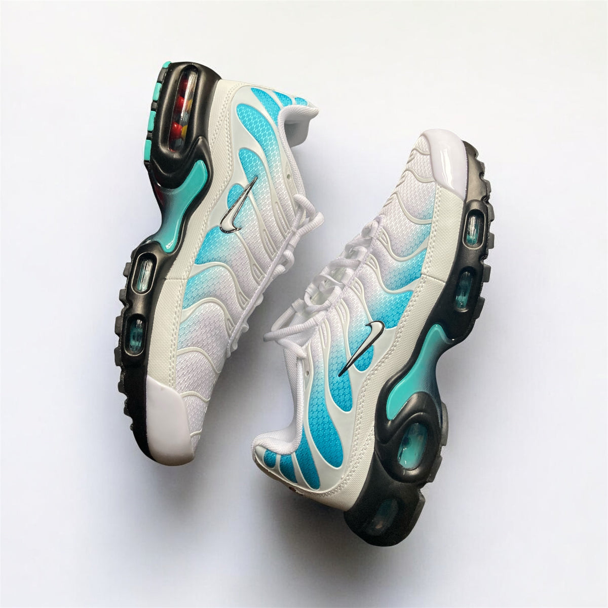 White/ Turquoise